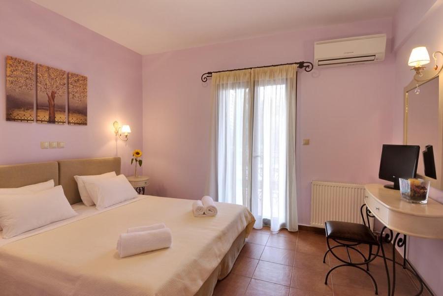 Byzantinon Hotel Leonídion Екстериор снимка