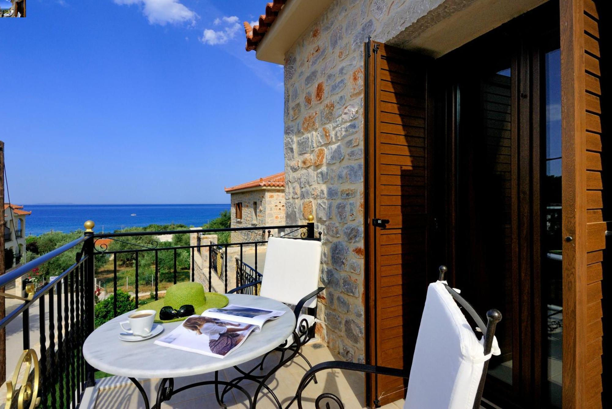 Byzantinon Hotel Leonídion Екстериор снимка
