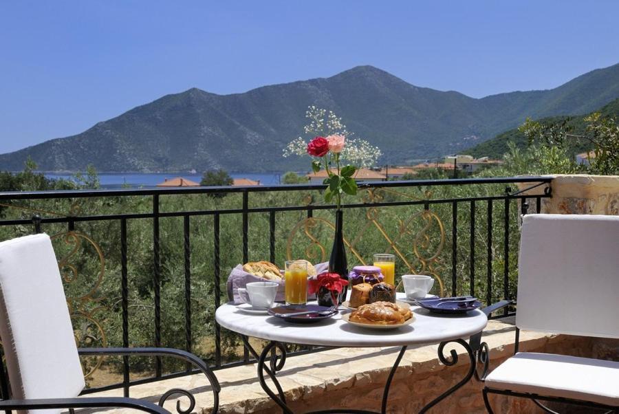 Byzantinon Hotel Leonídion Екстериор снимка