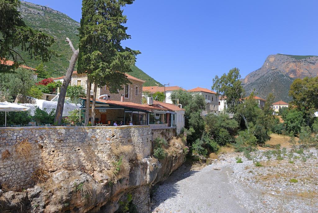 Byzantinon Hotel Leonídion Екстериор снимка