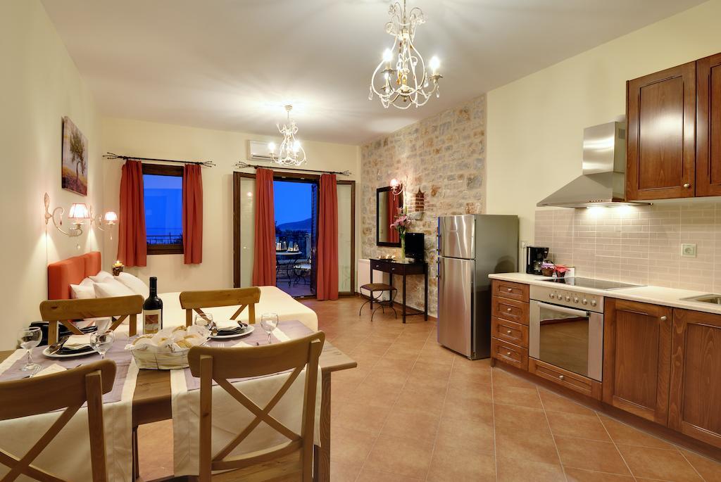 Byzantinon Hotel Leonídion Екстериор снимка