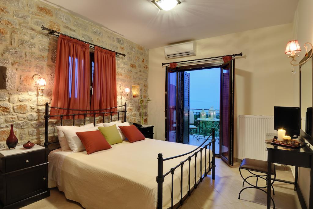 Byzantinon Hotel Leonídion Екстериор снимка