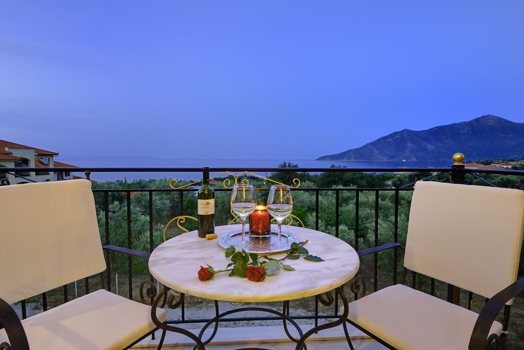Byzantinon Hotel Leonídion Екстериор снимка