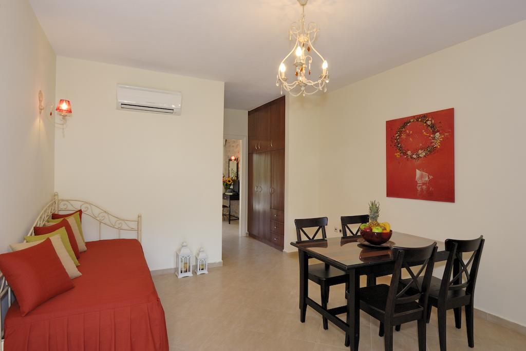 Byzantinon Hotel Leonídion Екстериор снимка